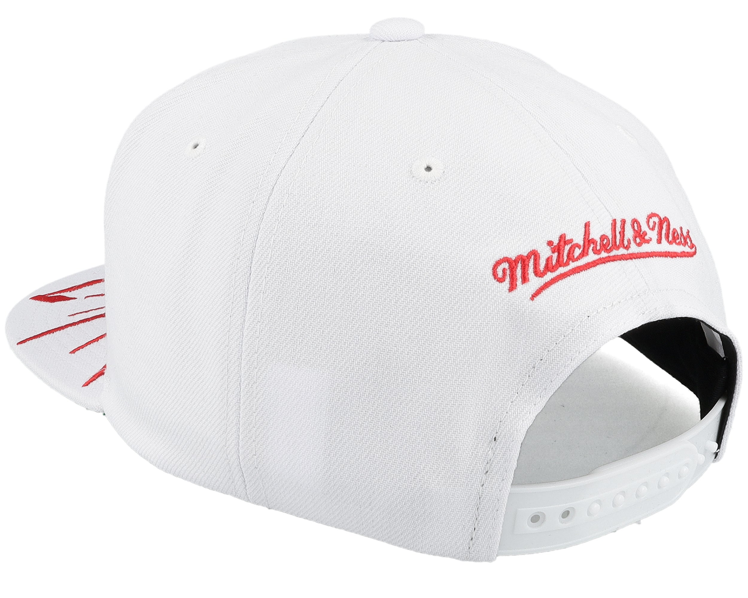 Mens Mitchell & Ness NBA AFTERSHOCK SNAPBACK BULLS