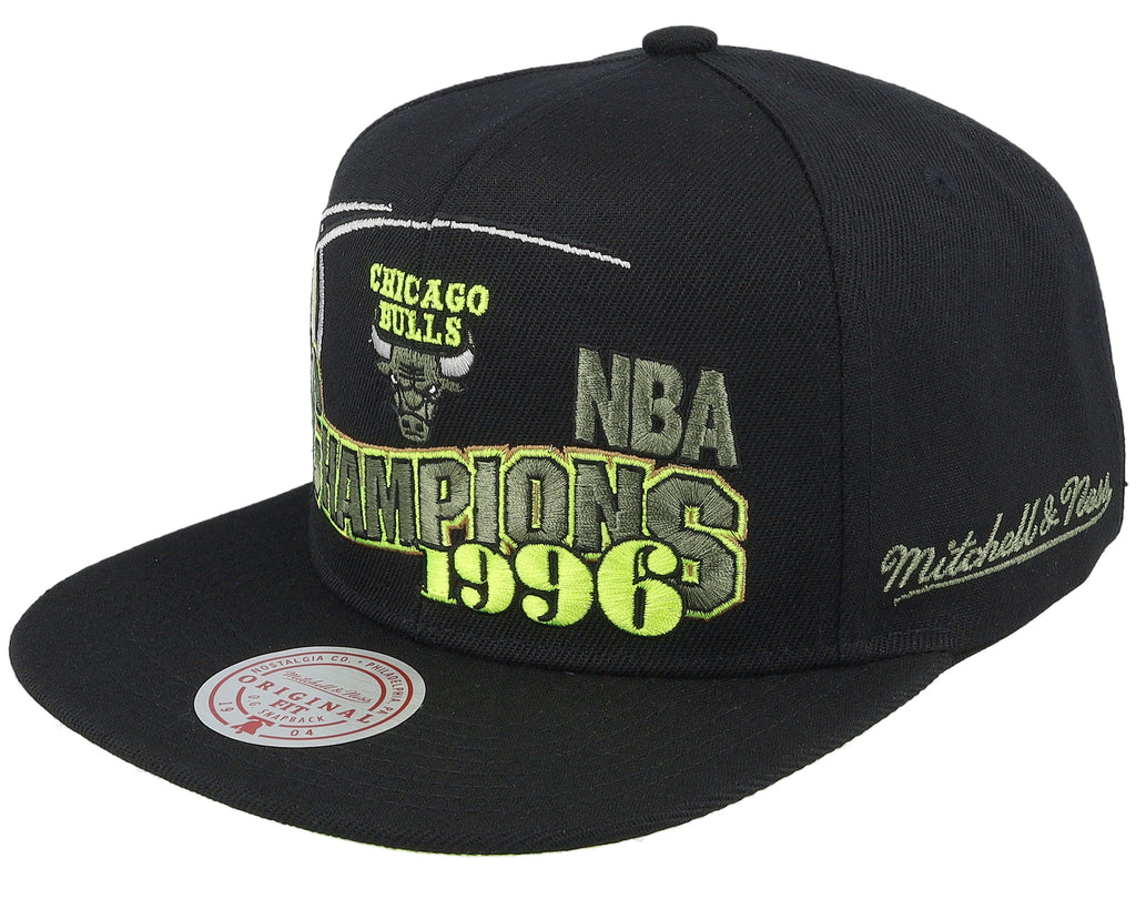 Mens Mitchell & Ness NBA 96 CHAMP FLIPSIDE SNAPBACK HWC BULLS