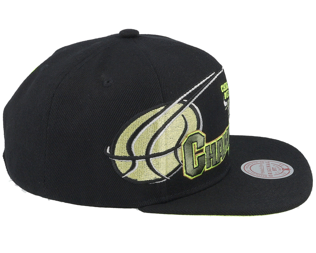 Mens Mitchell & Ness NBA 96 CHAMP FLIPSIDE SNAPBACK HWC BULLS