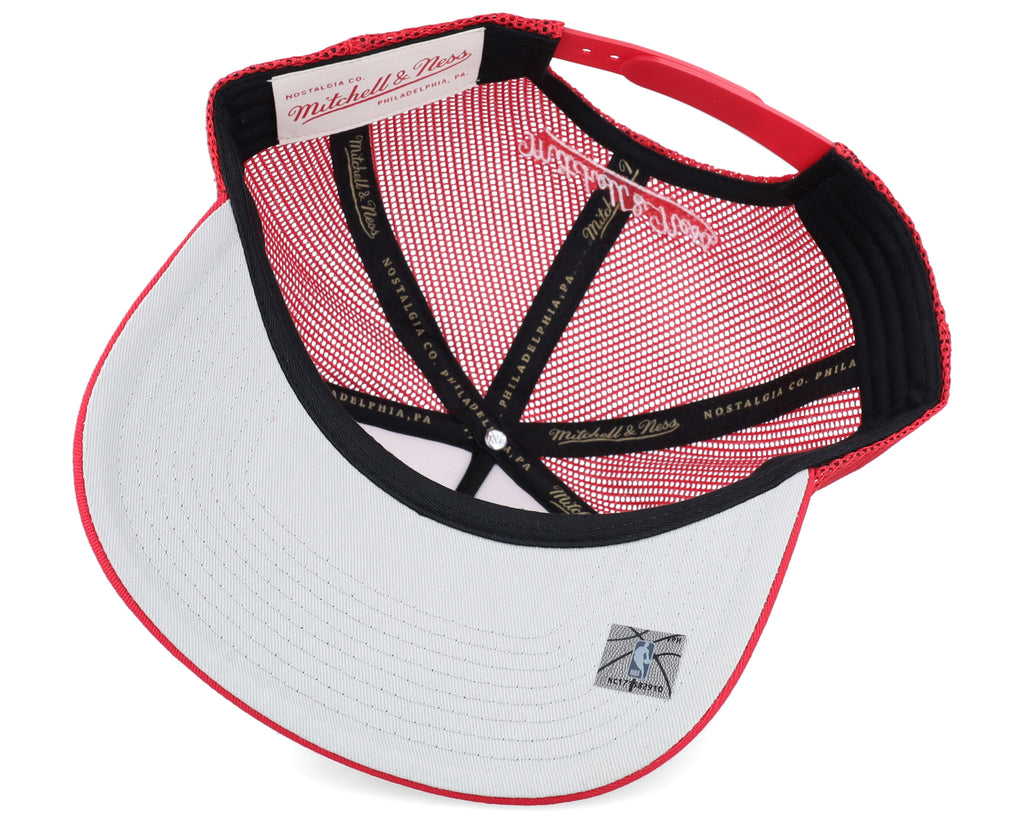 Mens Mitchell & Ness NBA EVERGREEN TRUCKER BULLS