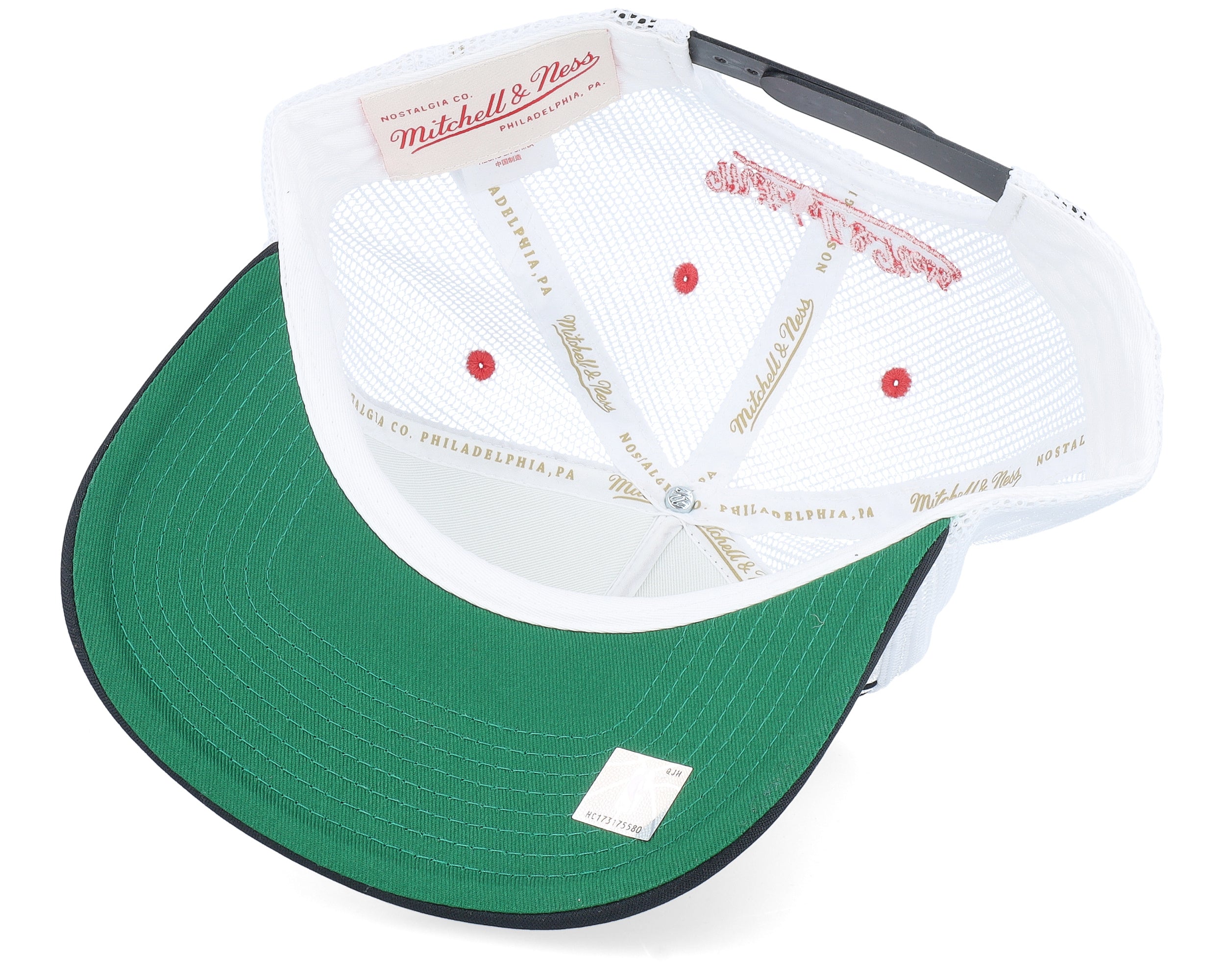Mens Mitchell & Ness NBA SIDELINE TRUCKER BULLS