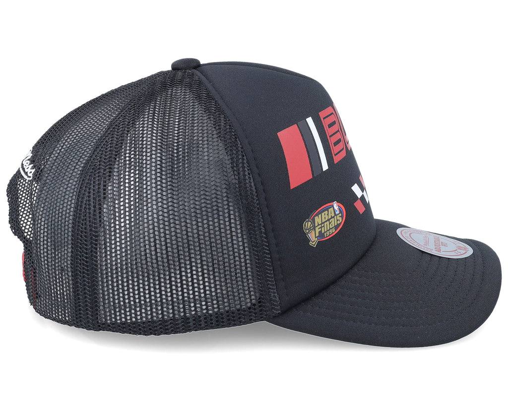 Mens Mitchell & Ness NBA SPEEDWAY TRUCKER HWC BULLS