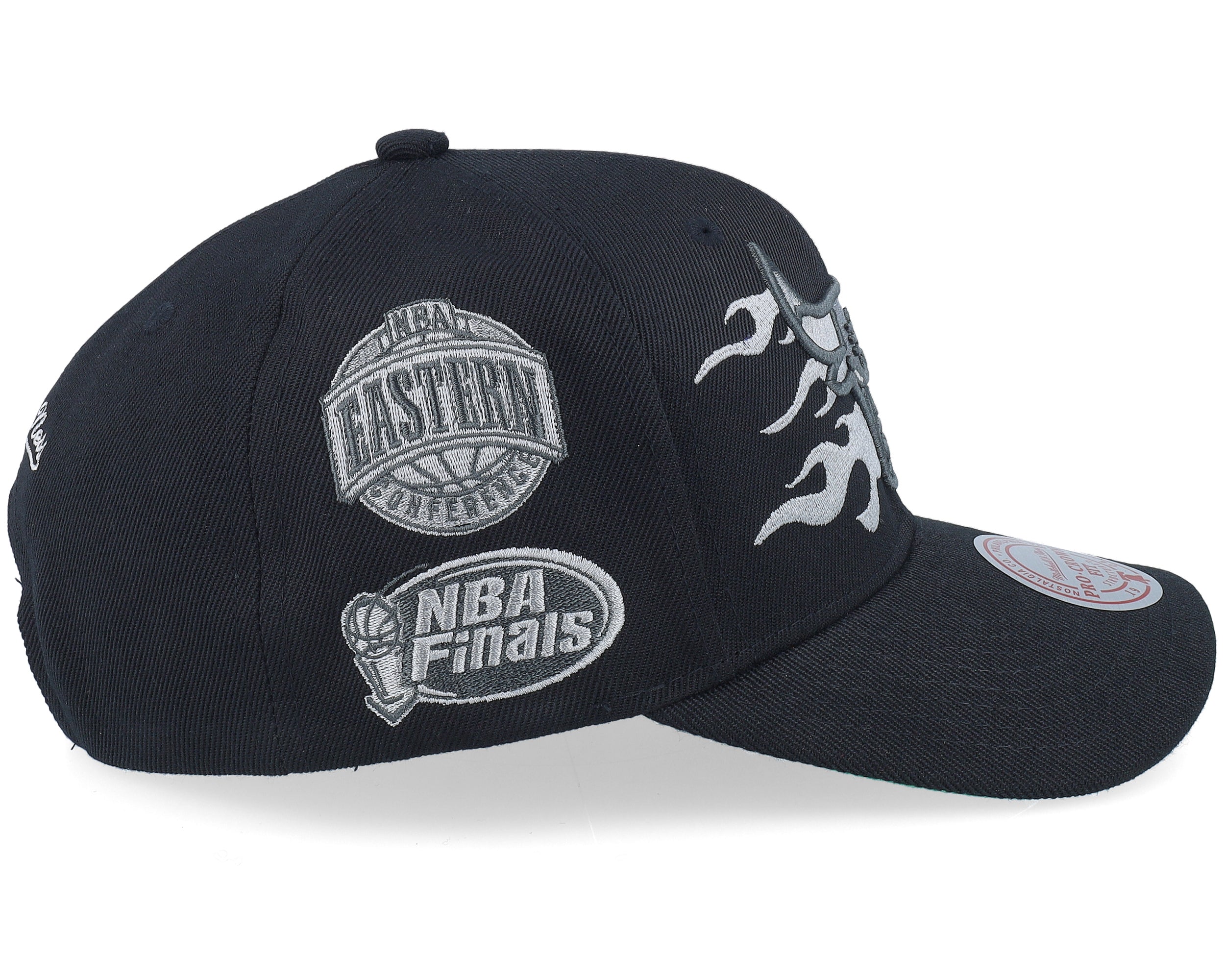 Mens Mitchell & Ness NBA BEAUTIFUL CHAOS PRO SNAPBACK BULLS