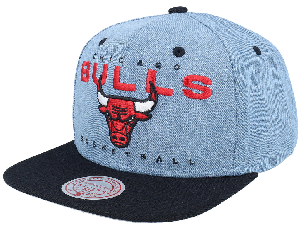 Mens Mitchell & Ness NBA D-STRESSED SNAPBACK BULLS
