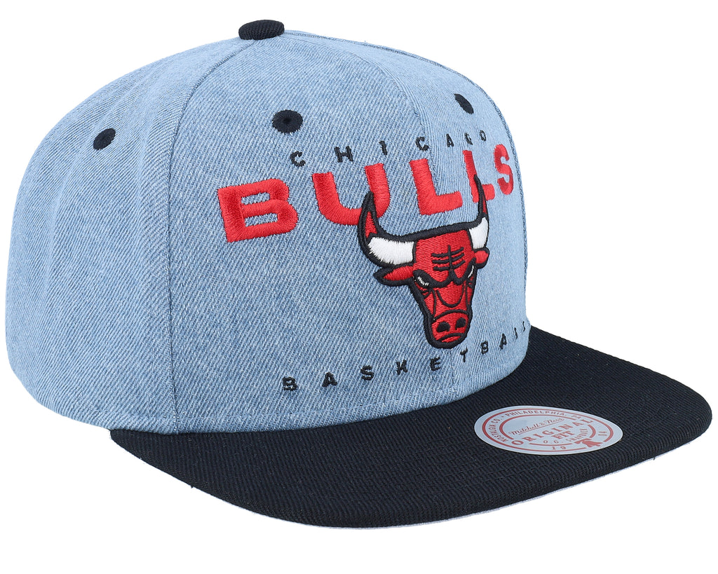 Mens Mitchell & Ness NBA D-STRESSED SNAPBACK BULLS