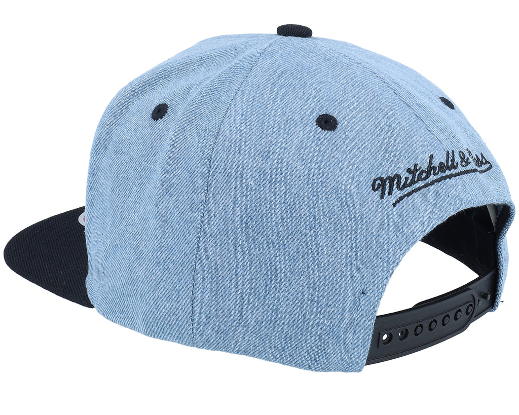 Mens Mitchell & Ness NBA D-STRESSED SNAPBACK BULLS