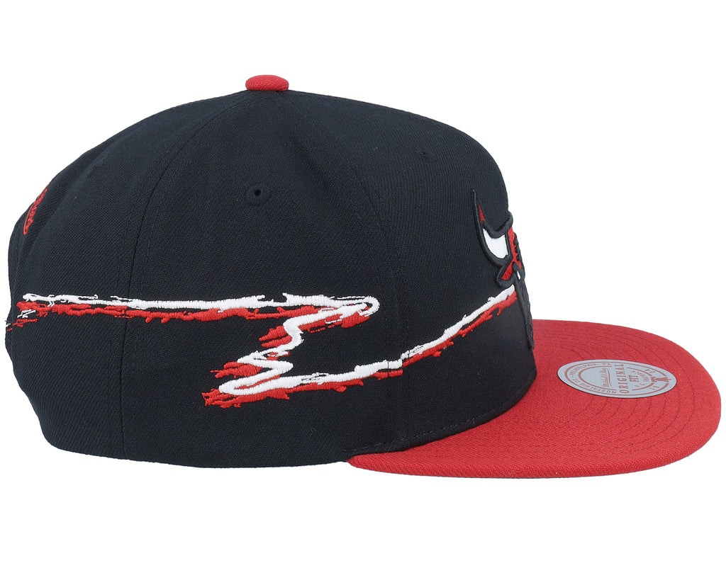 Mens Mitchell & Ness NBA LIFE LINE SNAPBACK BULLS