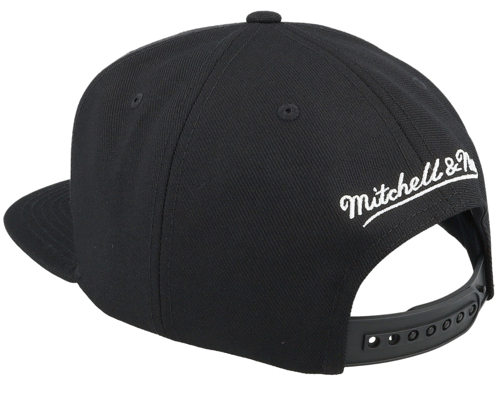Mens Mitchell & Ness NBA DOUBLE UP SNAPBACK BULLS