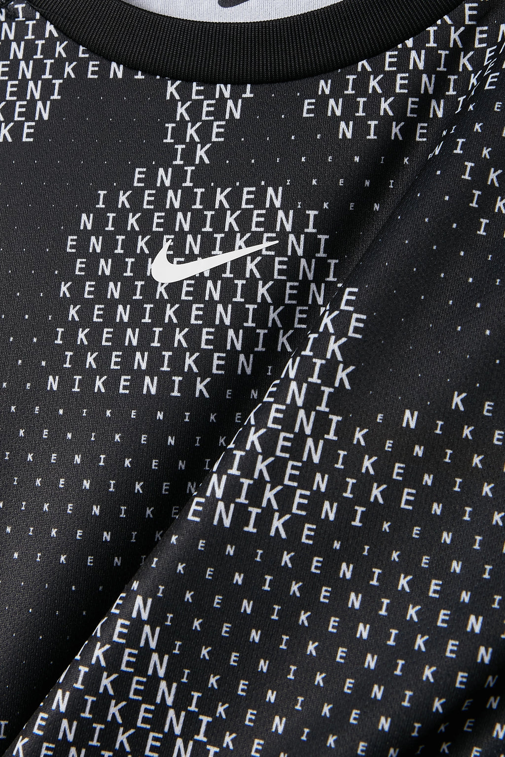 [FN8694-010] Youth Nike DRI-FIT MULTI AOP SHORT SLEEVE SHIRT