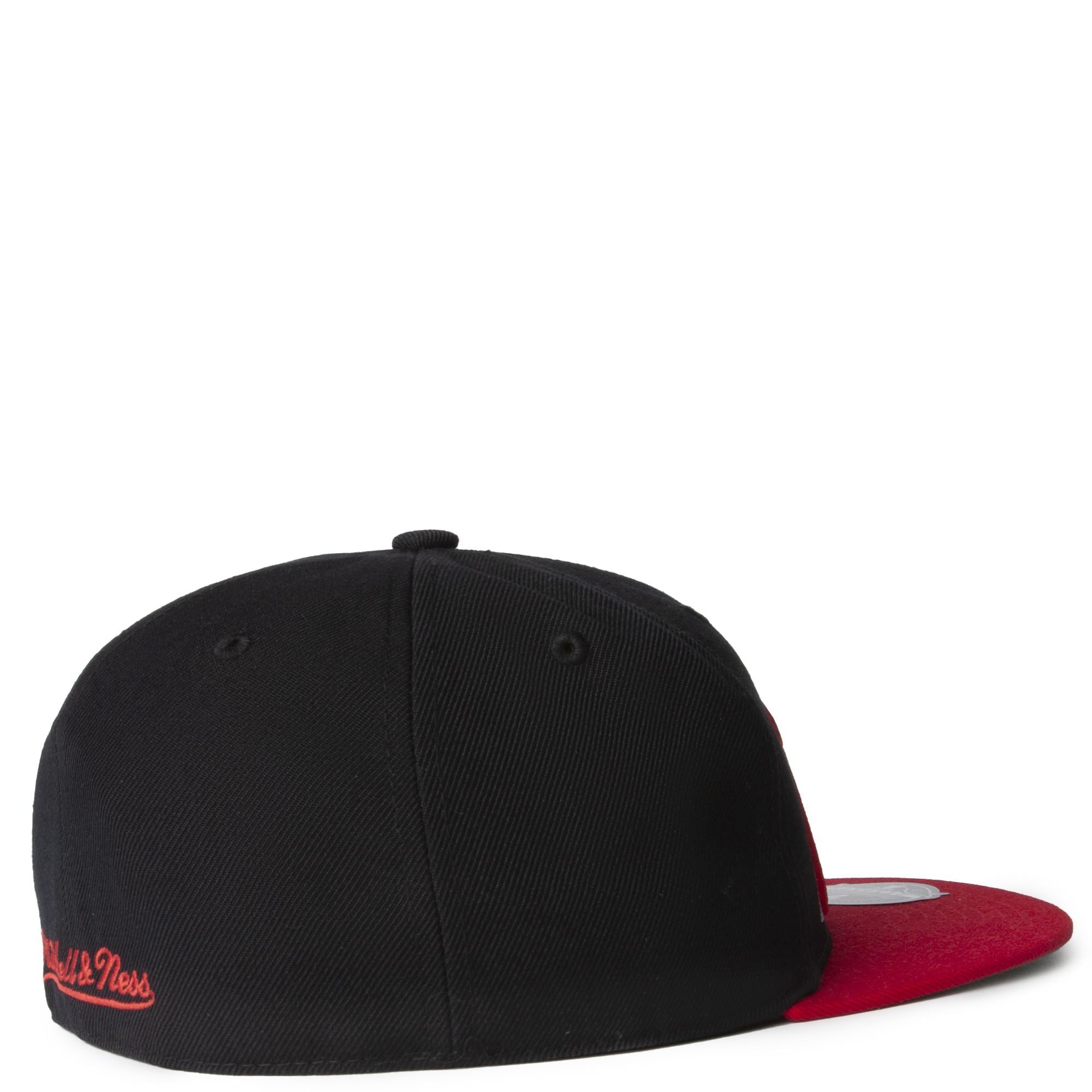 MENS MITCHELL & NESS NBA TEAM SCRIPT 2.0 FITTED HWC BULLS - BLACK