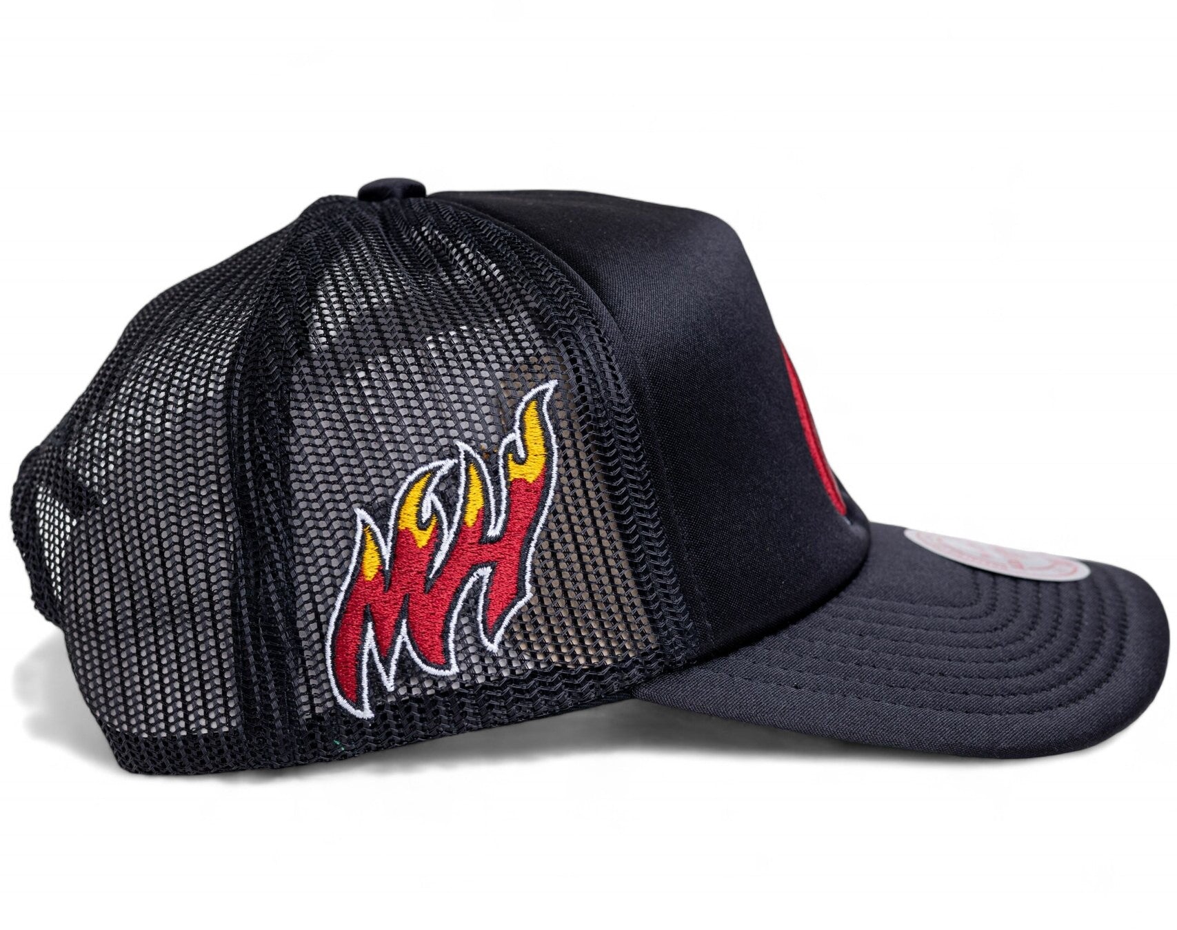 Mens MITCHELL & NESS NBA LOGO REMIX TRUCKER SNAPBACK HWC HEAT