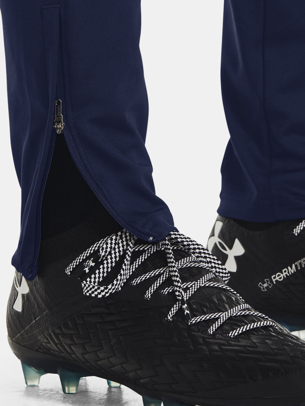 [1365417-410] MENS UNDER ARMOUR CHALLENGER TRAINING PANTS