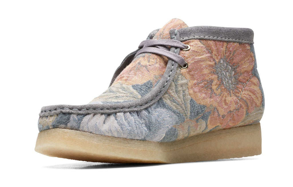 [26169842] Womens Clarks WALLABEE BOOT BLUE FLORAL
