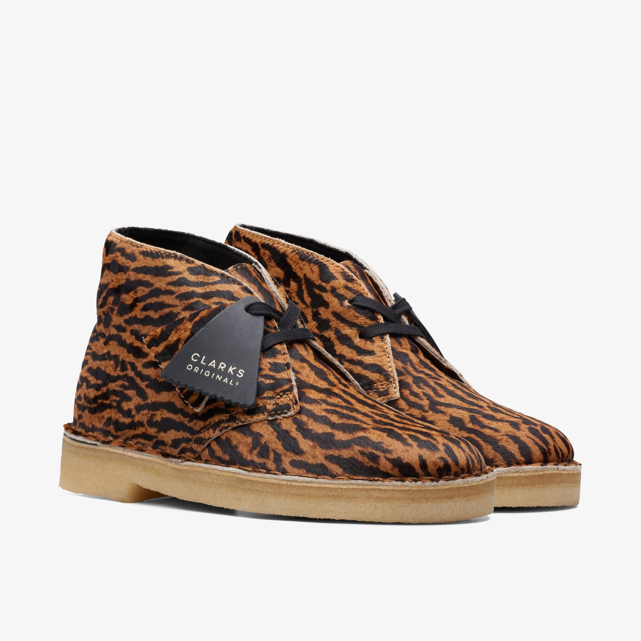 [26169945] WOMENS CLARKS DESERT BOOT