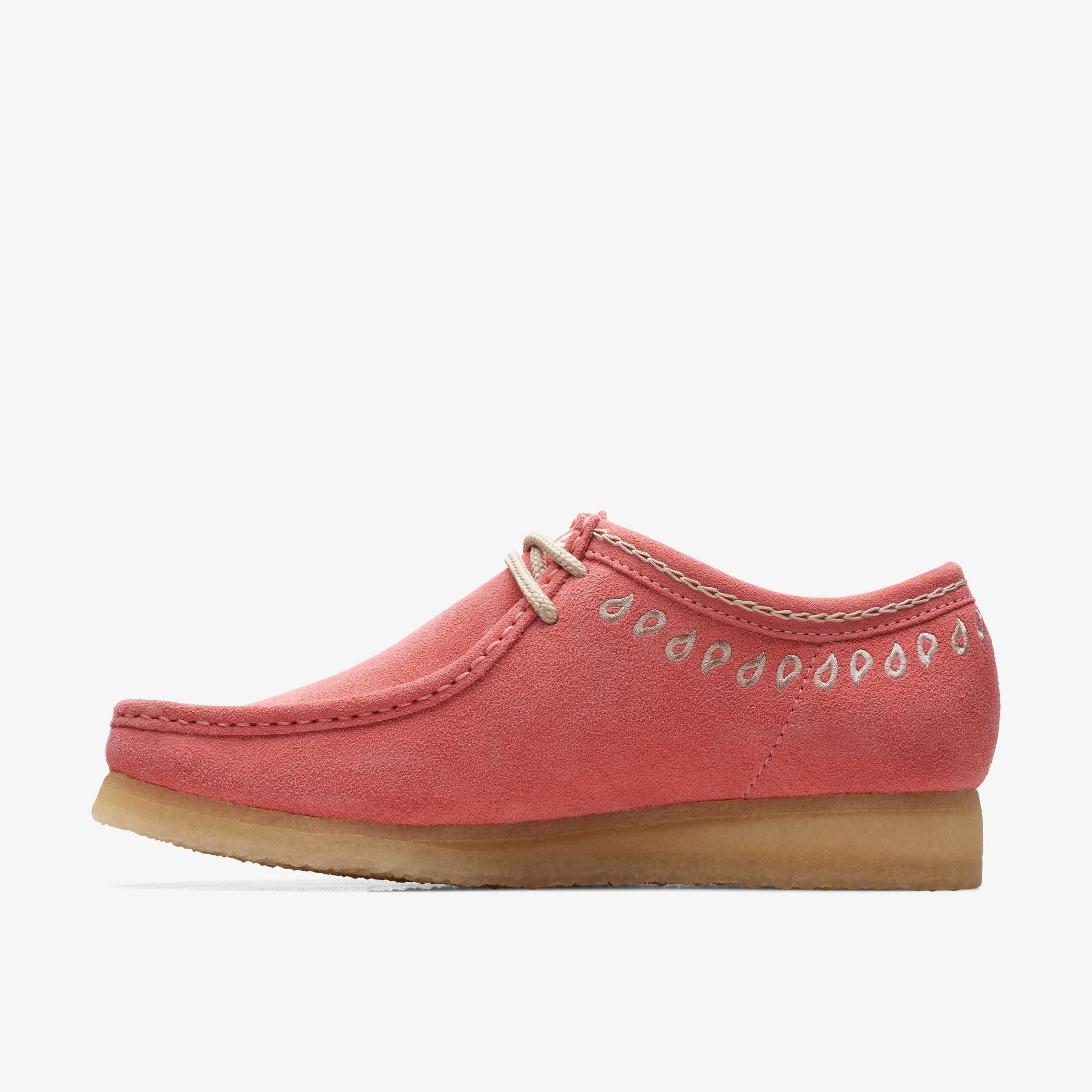 [26170539] Mens CLARKS WALLABEE - PINK EMBROIDERY