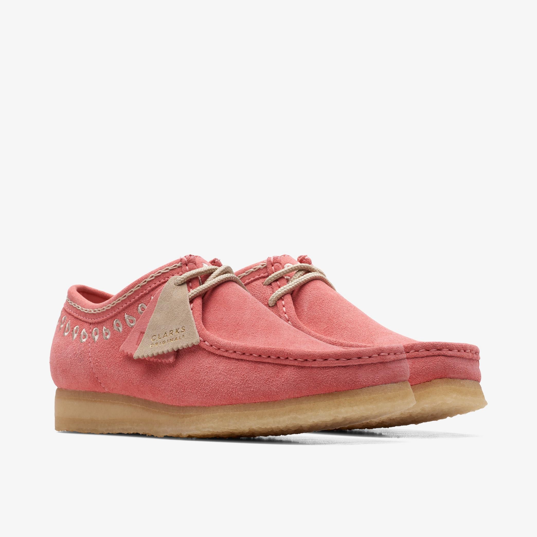 [26170539] Mens CLARKS WALLABEE - PINK EMBROIDERY
