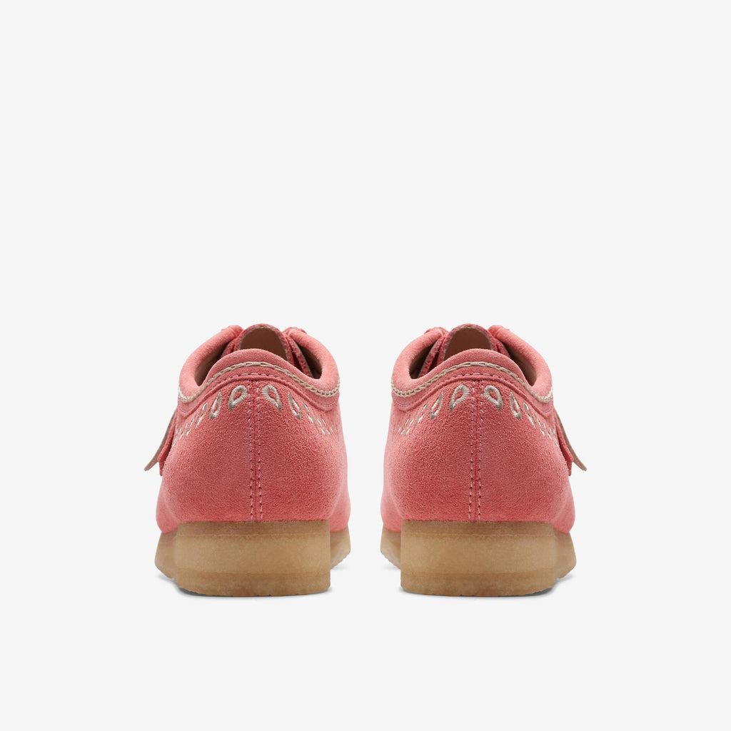 [26170539] Mens CLARKS WALLABEE - PINK EMBROIDERY
