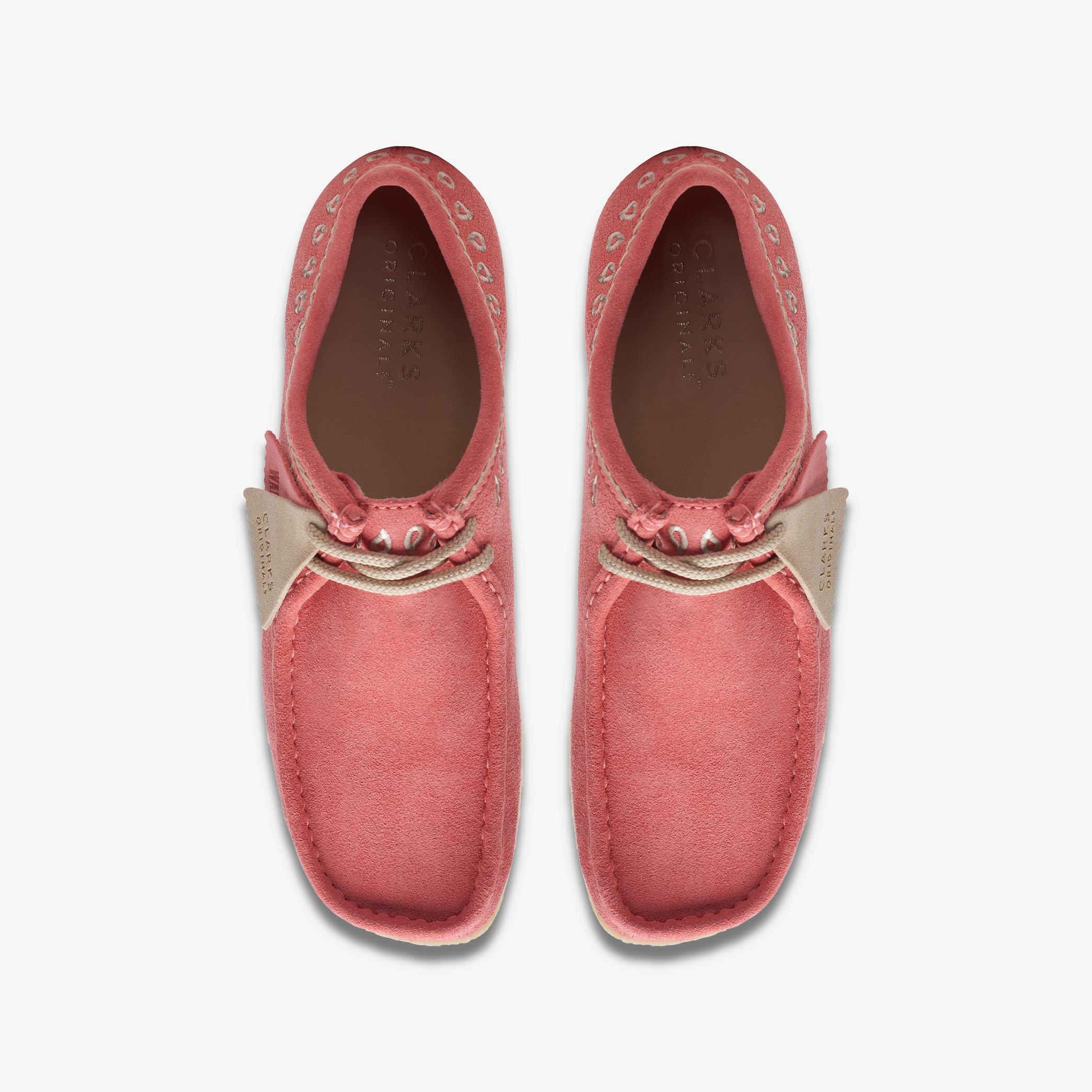 [26170539] Mens CLARKS WALLABEE - PINK EMBROIDERY