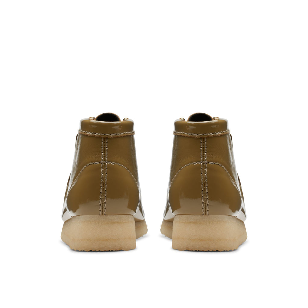 [26176554] WOMENS CLARKS WALLABEE BOOT DARK OLIVE PAT