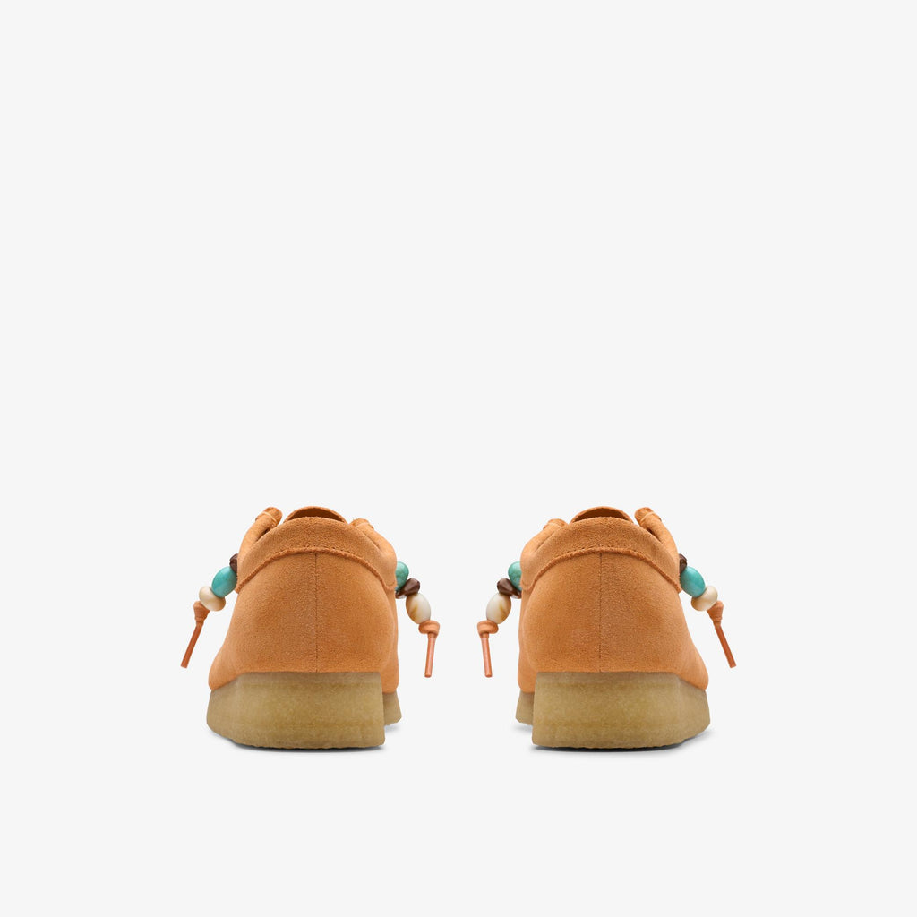 [26180671] WOMENS CLARKS WALLABEE.