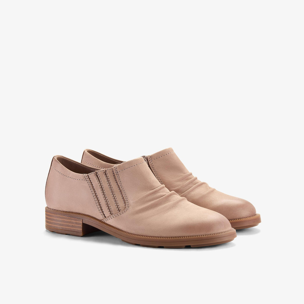 [26184065] WOMENS CLARKS ADALYNN EZRA