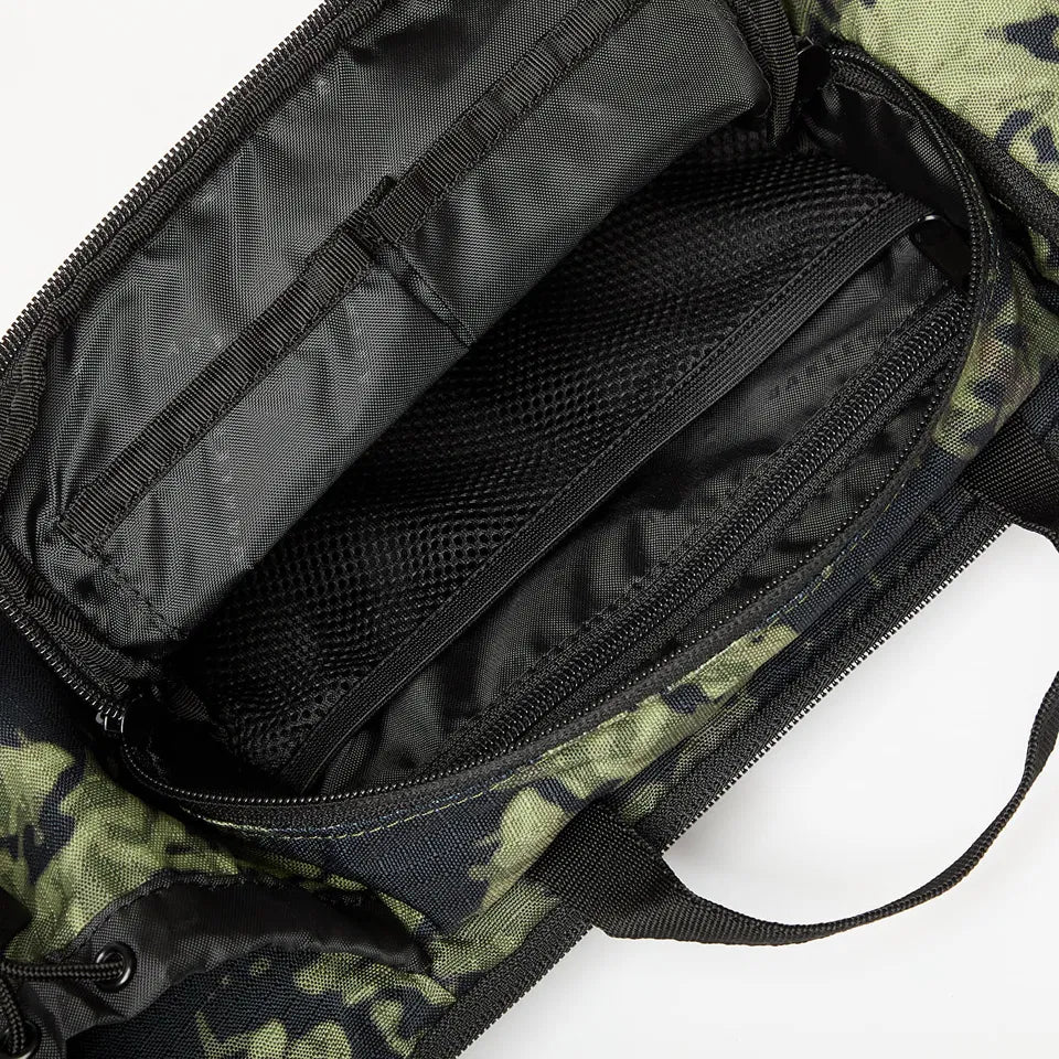 [FOS901041-BFQ] MENS OAKLEY ROAD TRIP RC BELTBAG