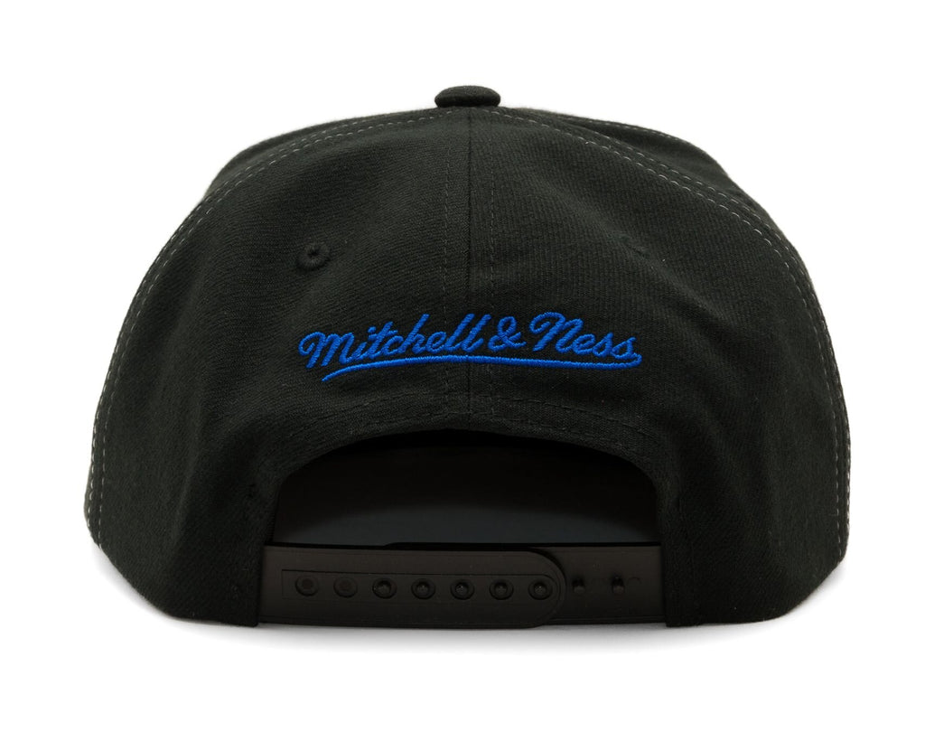 MENS MITCHELL & NESS NHL FULL FRONTAL SNAPBACK VNTG CAPITALS - BLACK
