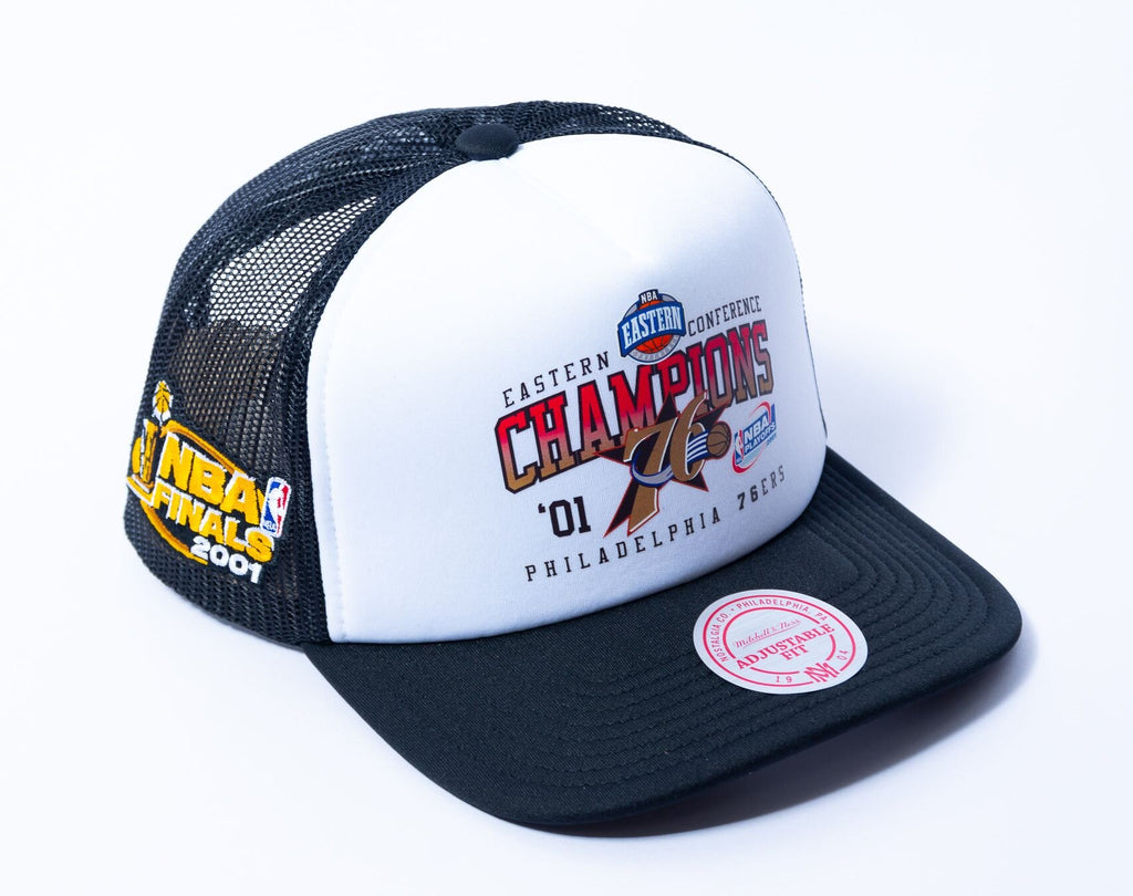 MENS MITCHELL & NESS NBA CHAMPIONS TRUCKER HWC 76ERS - WHITE