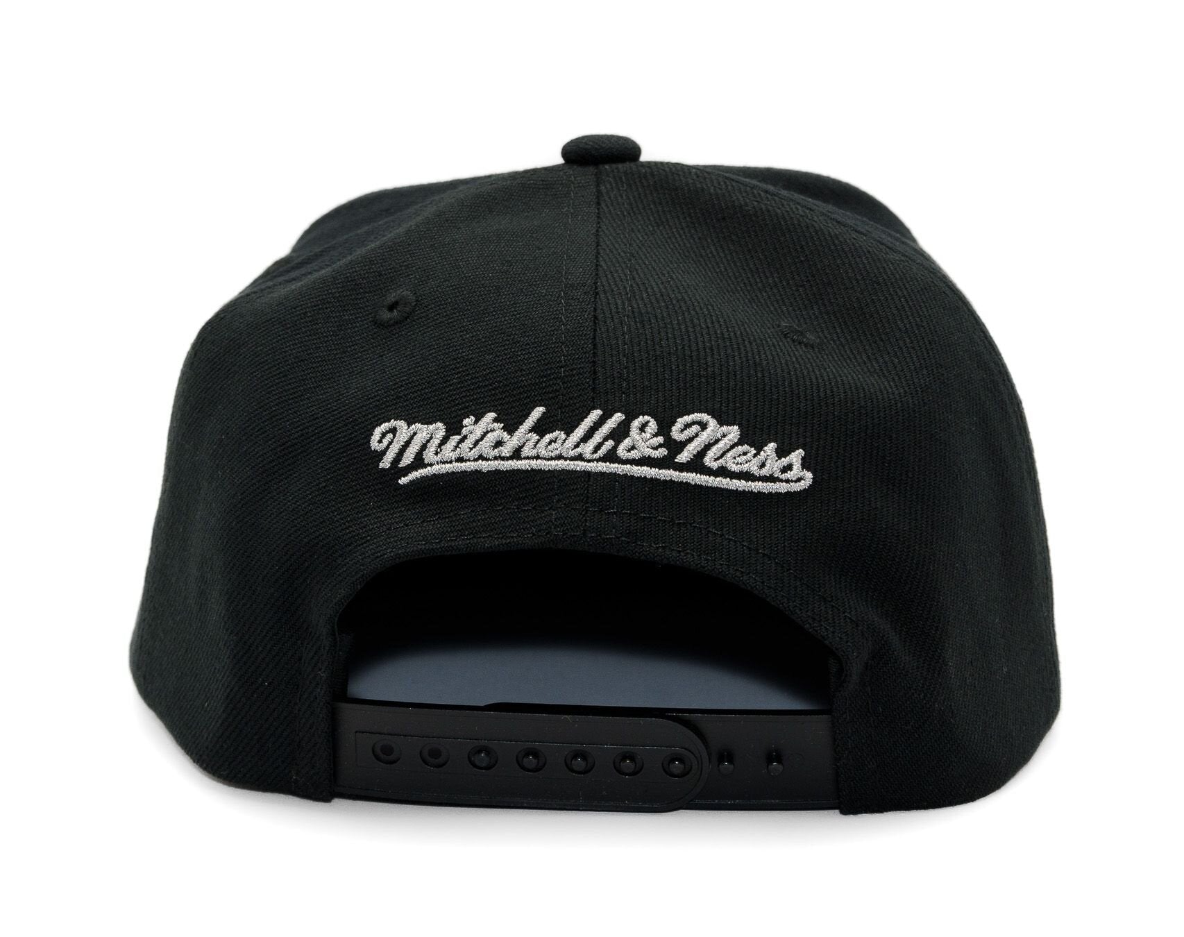 Mens Mitchell & Ness NBA SHINE ON SNAPBACK BULLS