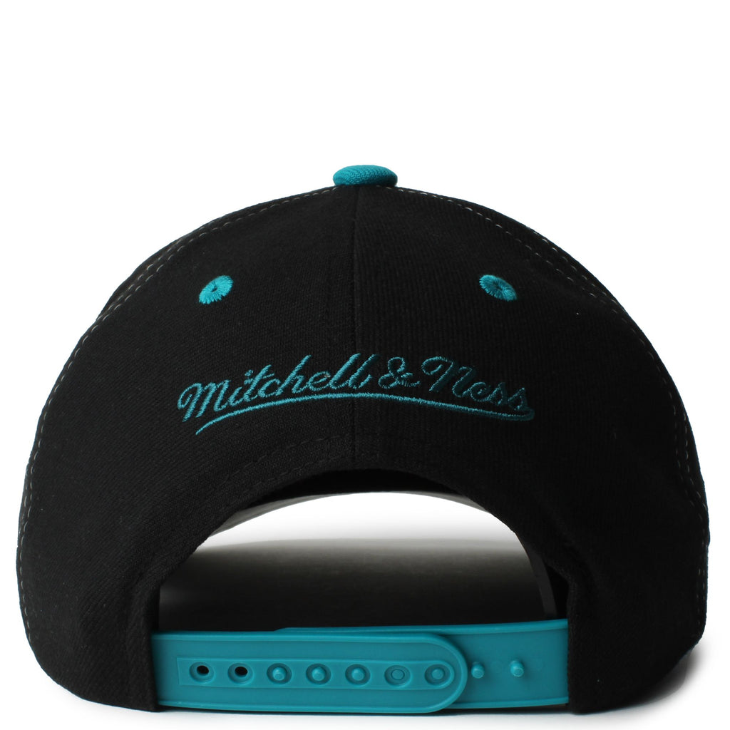 MENS MITCHELL & NESS NHL OVERBITE PRO SNAPBACK SHARKS
