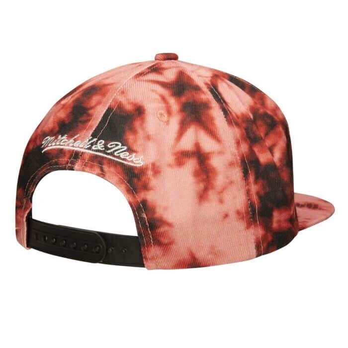 MENS MITCHELL & NESS NBA IN A GALAXY SNAPBACK BULLS - RED