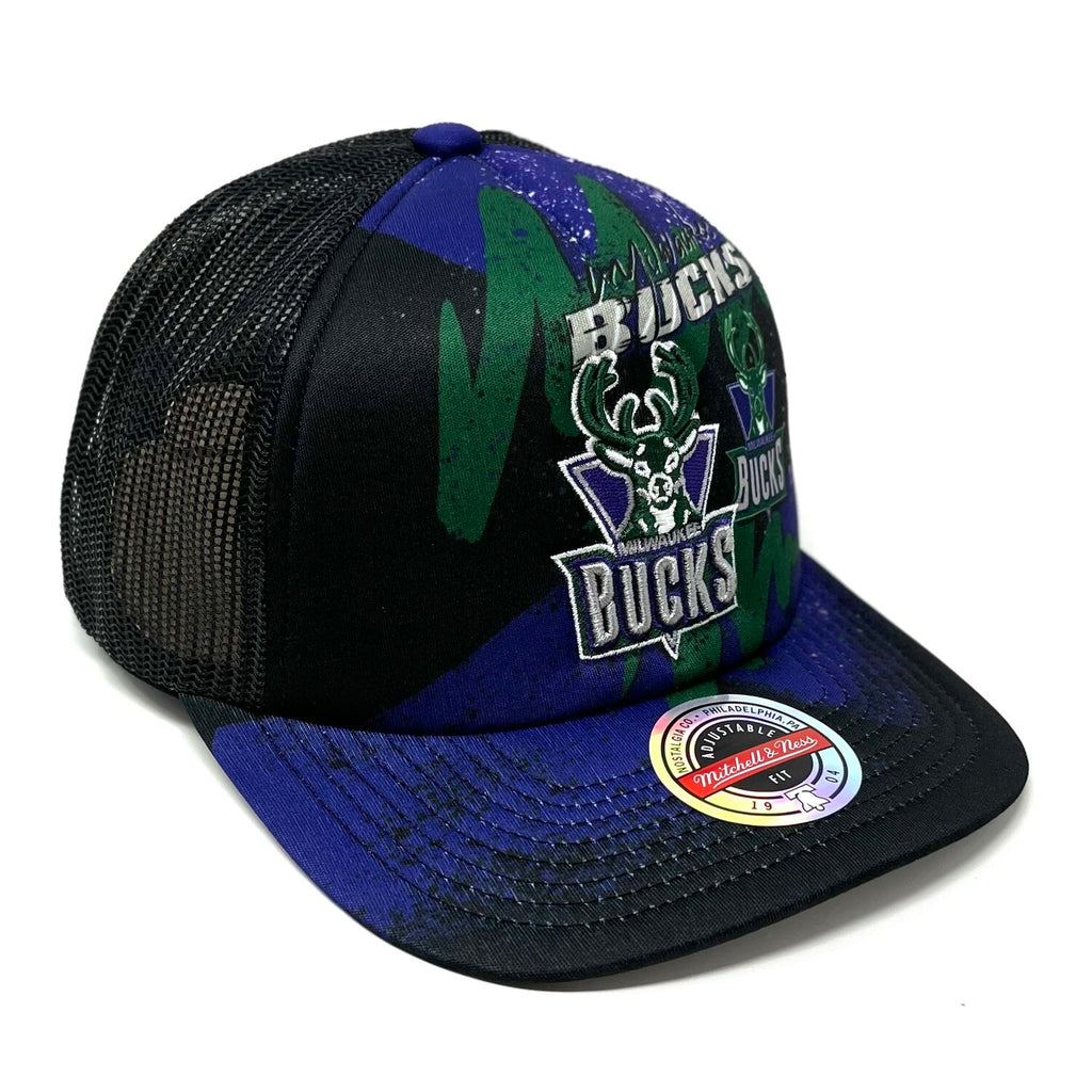 Mens MITCHELL & NESS NBA HYPER TRUCKER SNAPBACK HWC BUCKS