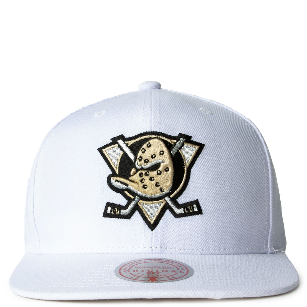 MENS MITCHELL & NESS NHL WINTER WHITE SNAPBACK DUCKS - WHITE