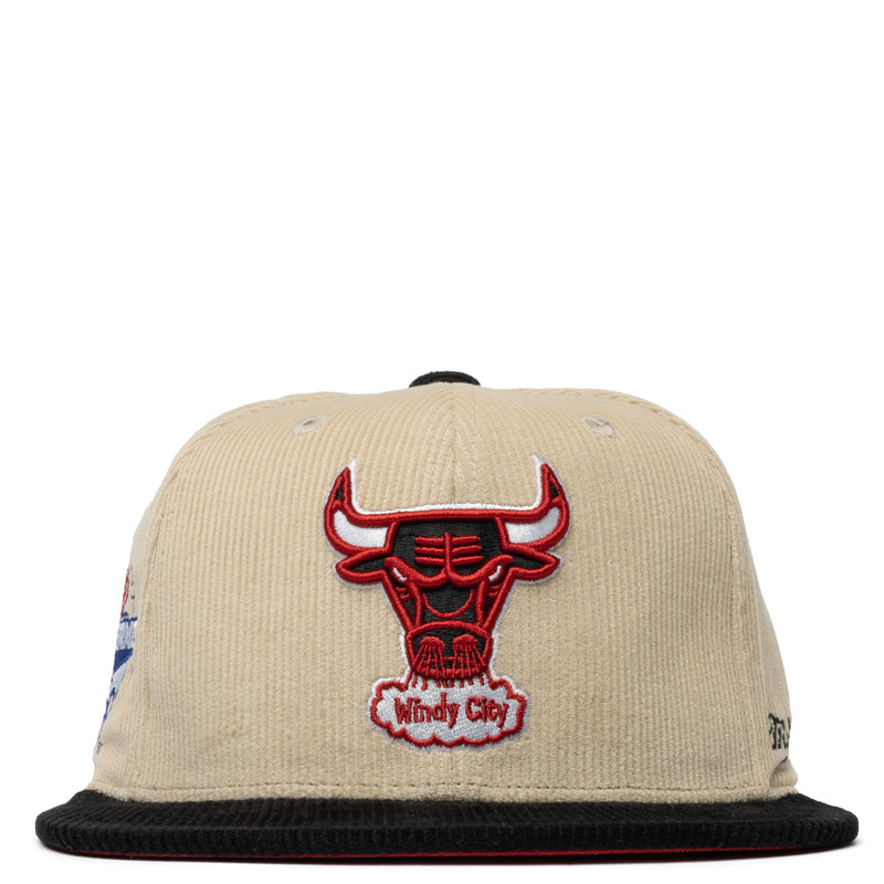 MENS MITCHELL & NESS NBA 2 TONE TEAM CORD FITTED HWC BULLS - OFF WHITE