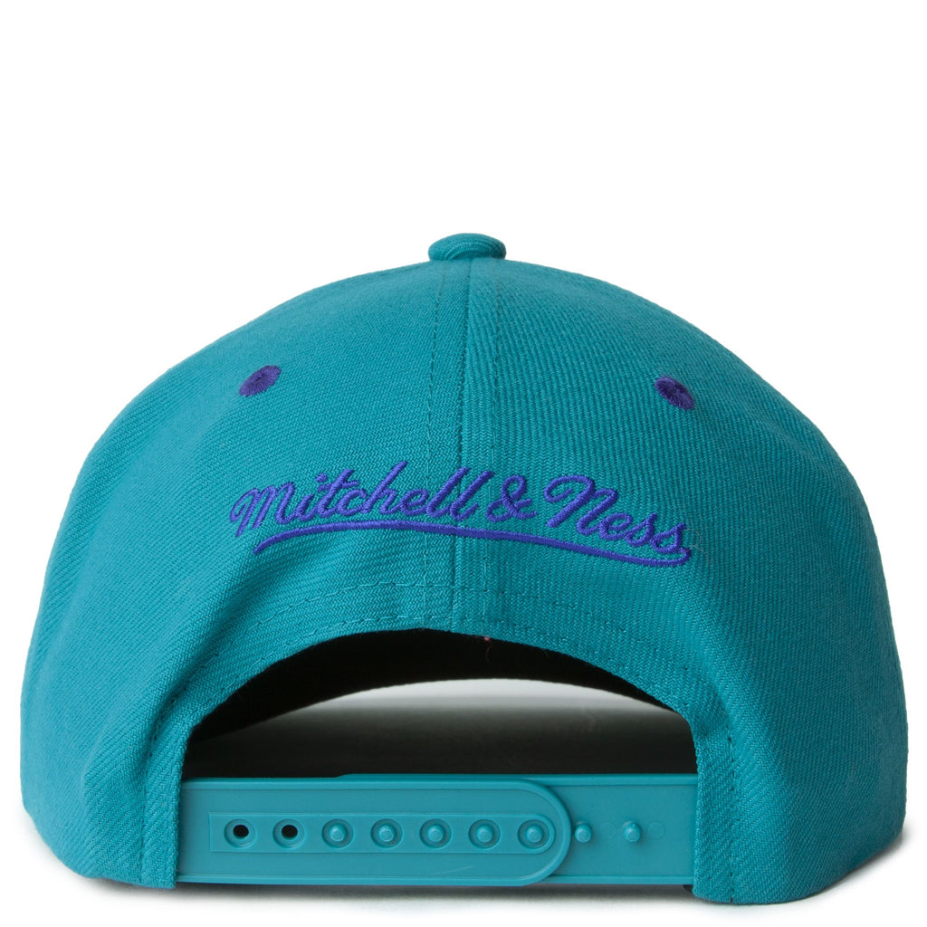MENS MITCHELL & NESS NBA BREAKTHROUGH SNAPBACK HWC HORNETS - TEAL