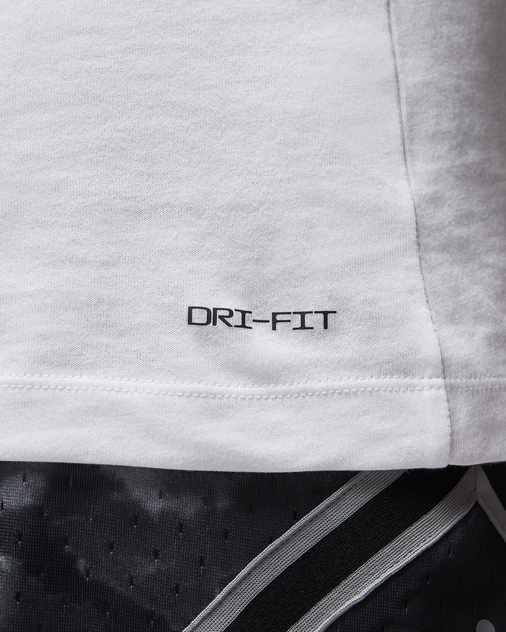 [FD7001-100] Mens Air Jordan GFX BRAND T-SHIRT