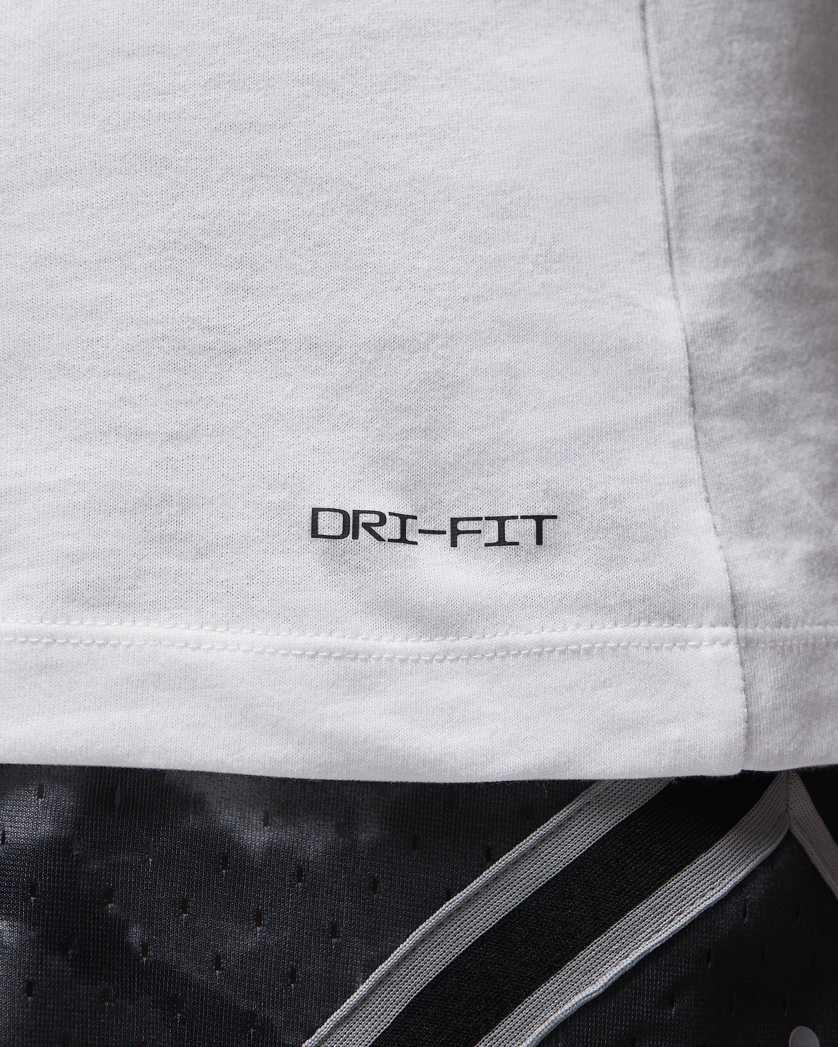 [FD7001-100] Mens Air Jordan GFX BRAND T-SHIRT