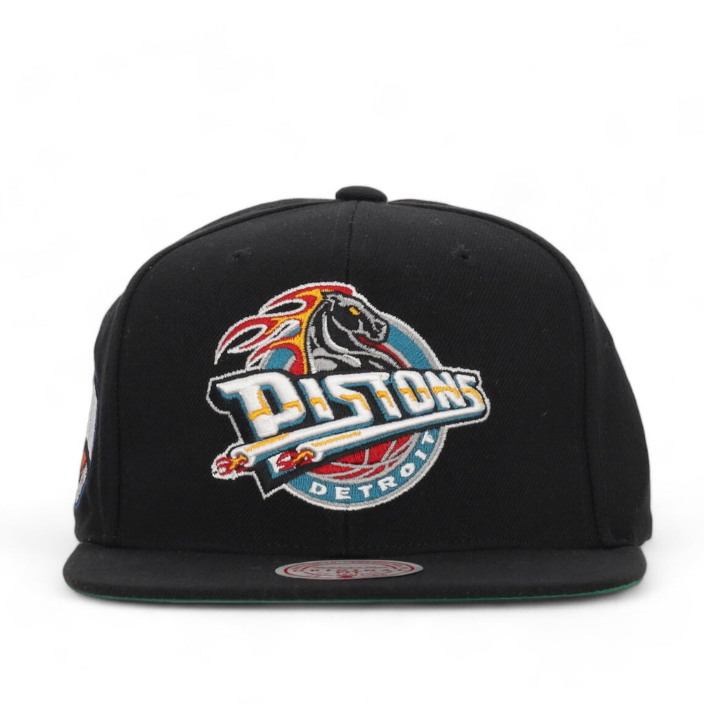 MENS MITCHELL & NESS NBA CONFERENCE PATCH SNAPBACK HWC PISTONS - BLACK