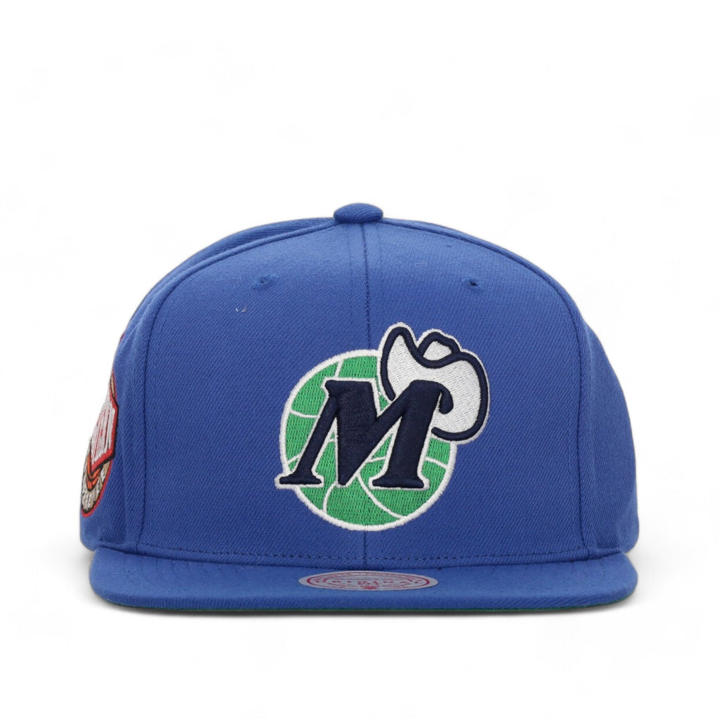 MENS MITCHELL & NESS NBA CONFERENCE PATCH SNAPBACK HWC MAVERICKS - BLUE