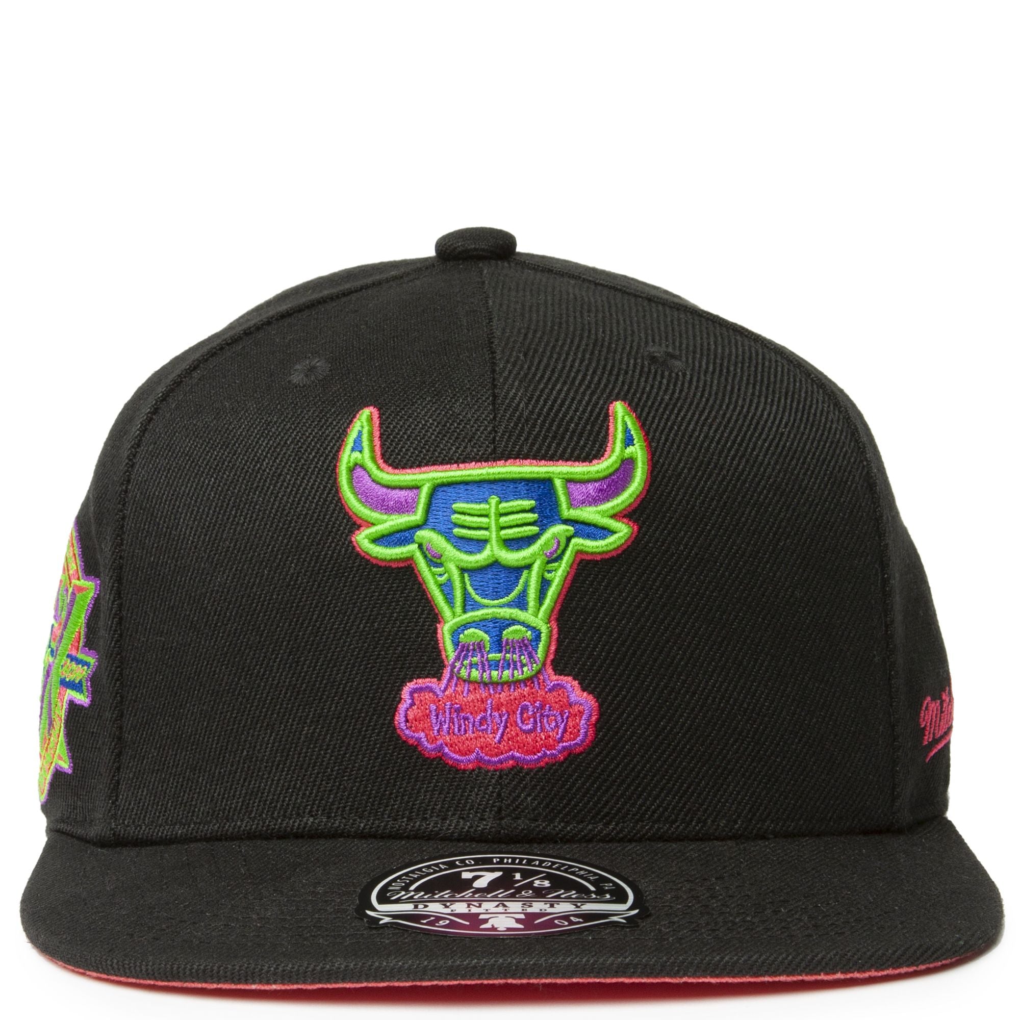 MENS MITCHELL & NESS NBA COLOR BOMB FITTED HWC BULLS - BLACK
