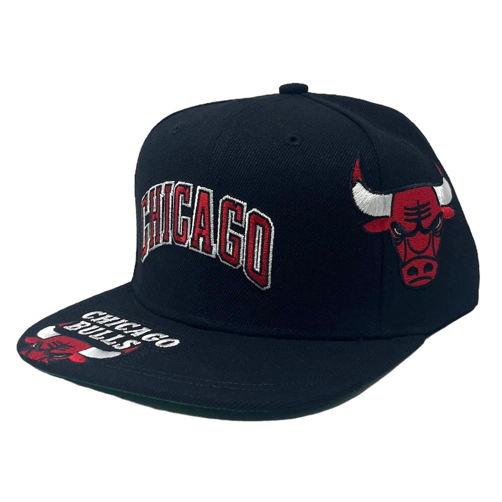 MENS MITCHELL & NESS NBA LANDED SNAPBACK BULLS - BLACK