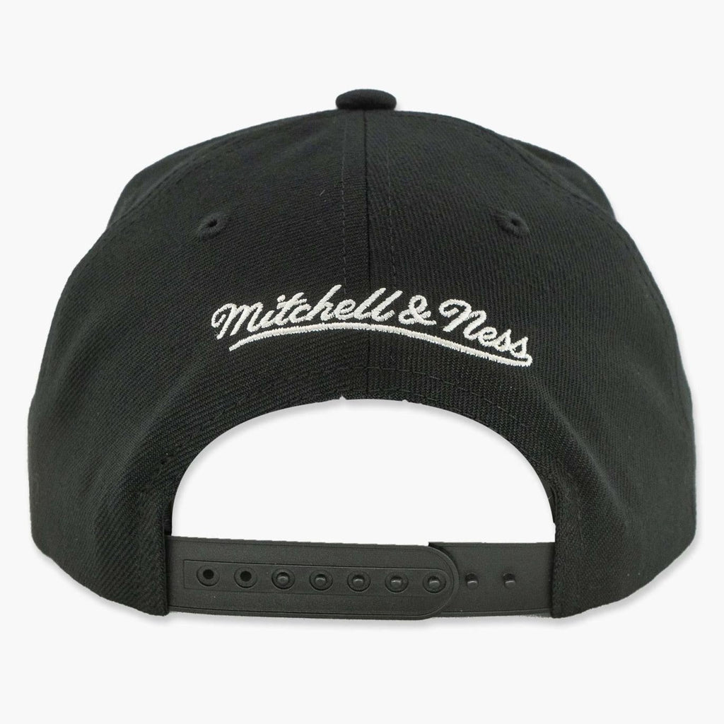 Mens Mitchell & Ness NHL EVERGREEN BLACK WHITE SNAPBACK KRAKEN