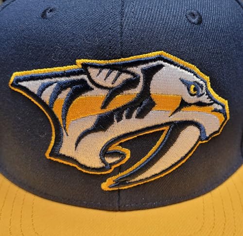 MENS MITCHELL & NESS NHL 2 TONE SIDE PATCH SNAPBACK PREDATORS - NAVY-GOLD
