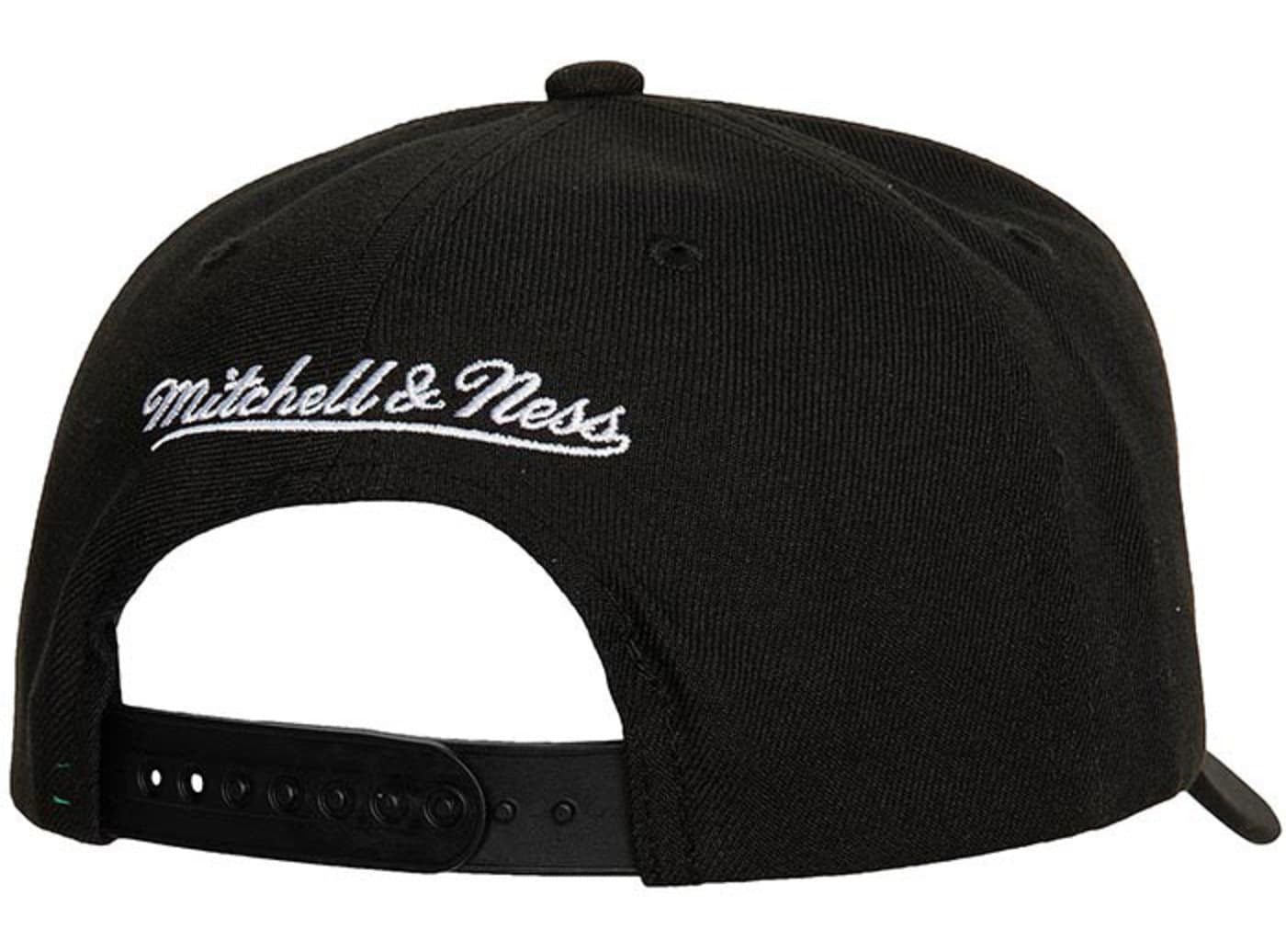 MENS MITCHELL & NESS NHL TEAM GROUND 2 PRO SNAPBACK BLACKHAWKS
