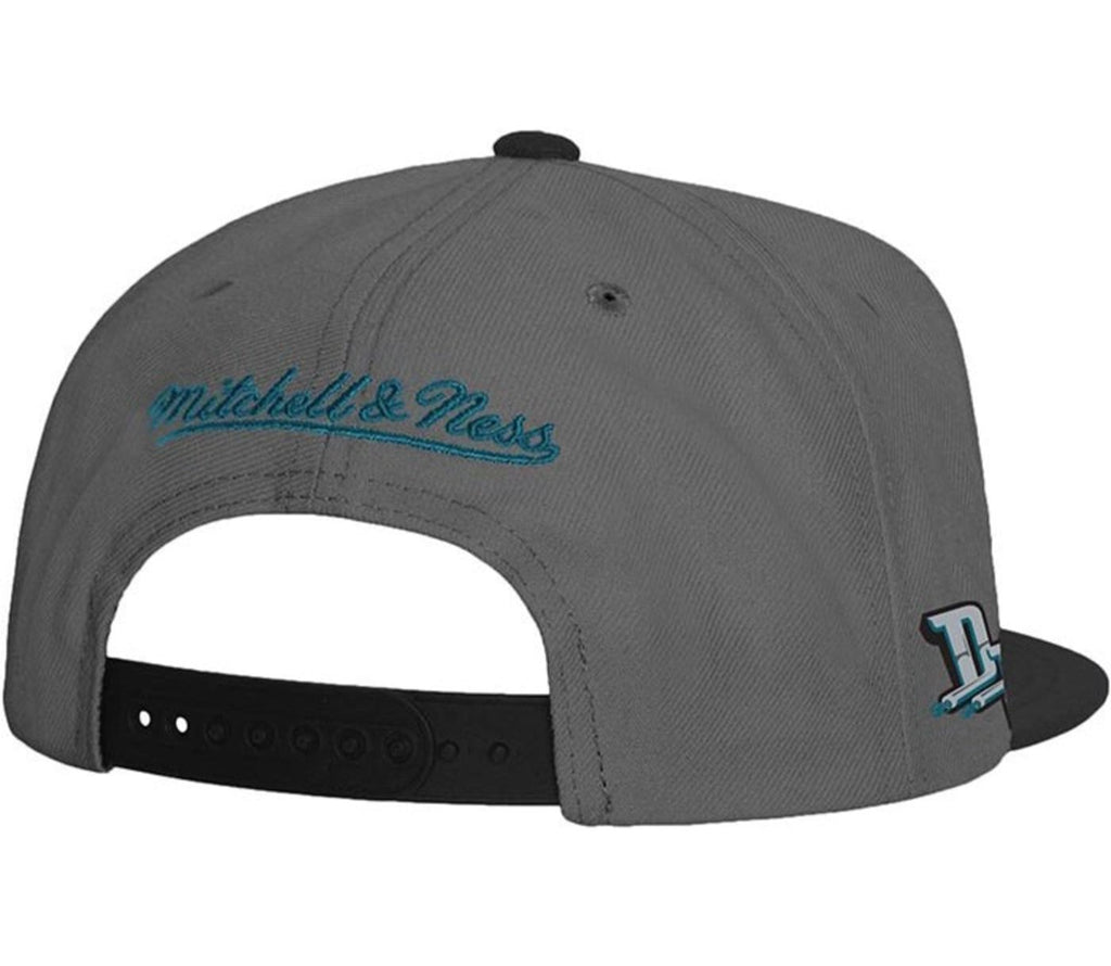 MENS MITCHELL & NESS NBA STORM FRONT SNAPBACK HWC PISTONS - GREY