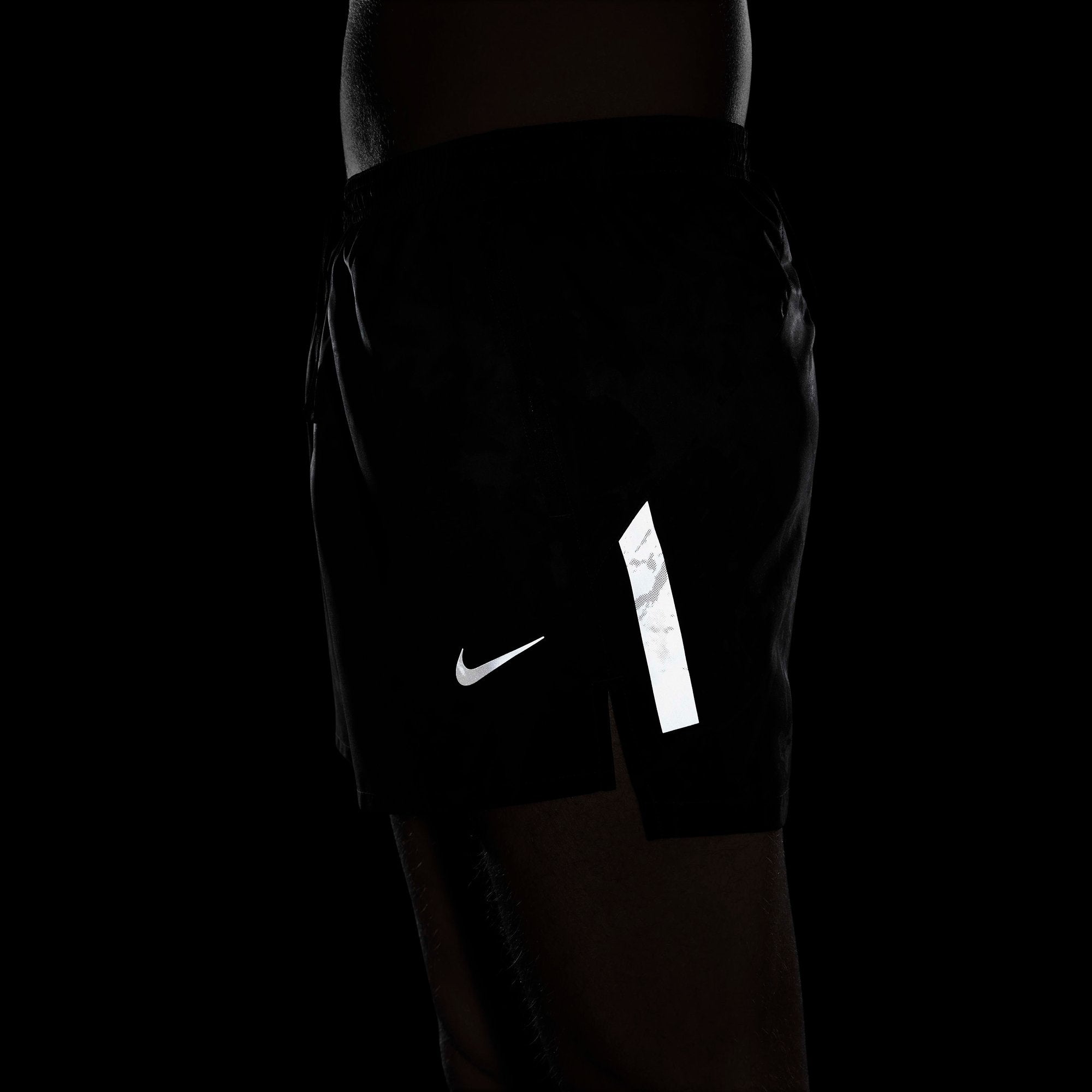 [DV9272-010] MENS NIKE DRI-FIT RUN DIVISION STRIDE 4" BRIEF-LINED RUNNING SHORTS