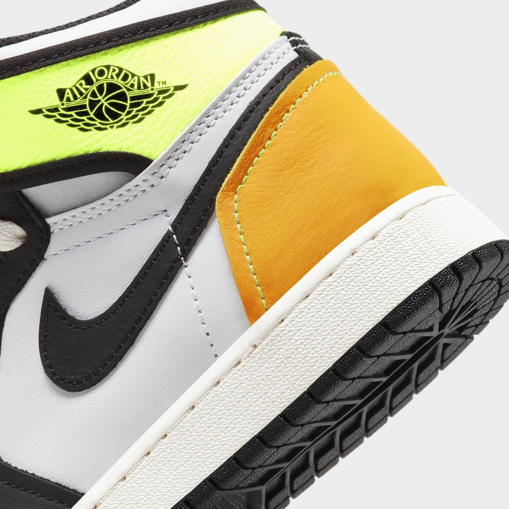 [575441-118] GRADE SCHOOL AIR JORDAN RETRO 1 HIGH OG 'WHITE BLACK VOLT UNIVERSITY GOLD'