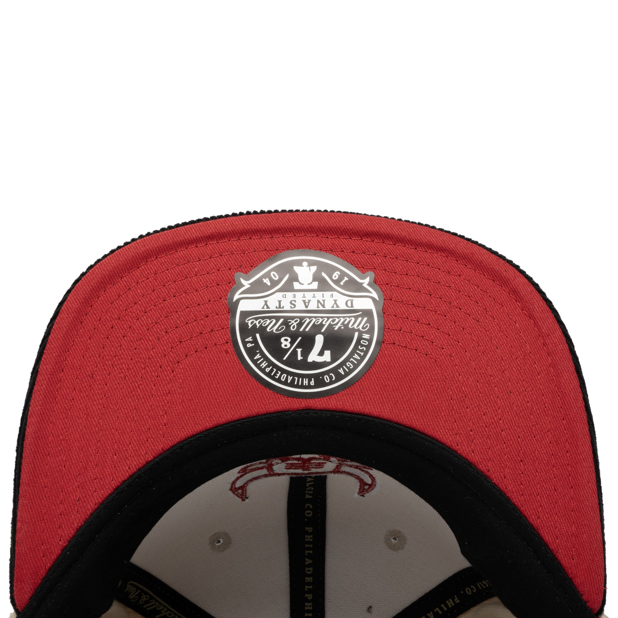 MENS MITCHELL & NESS NBA 2 TONE TEAM CORD FITTED HWC BULLS - OFF WHITE