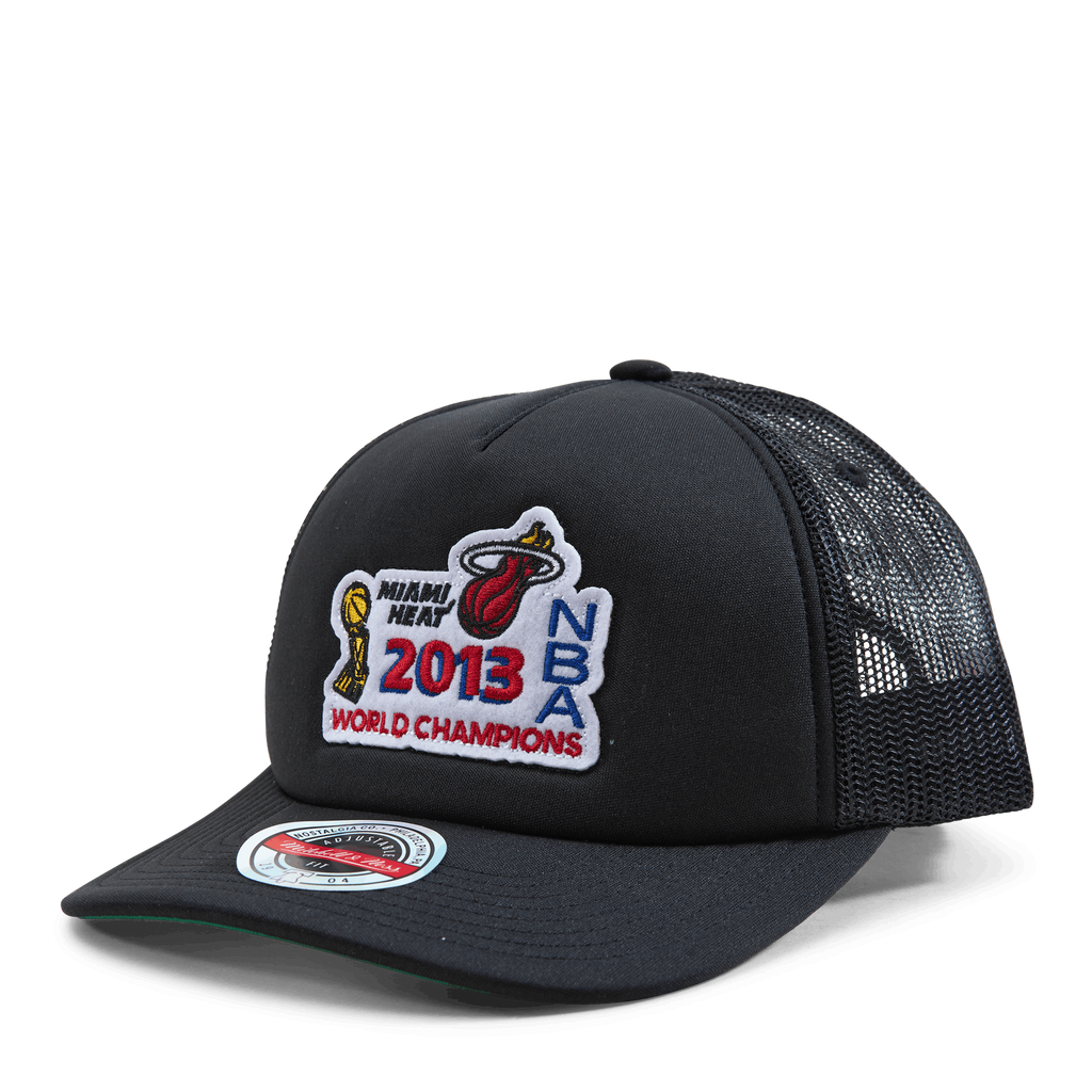 MENS MITCHELL & NESS NBA CHAMPIONSHIP TRUCKER HEAT - BLACK
