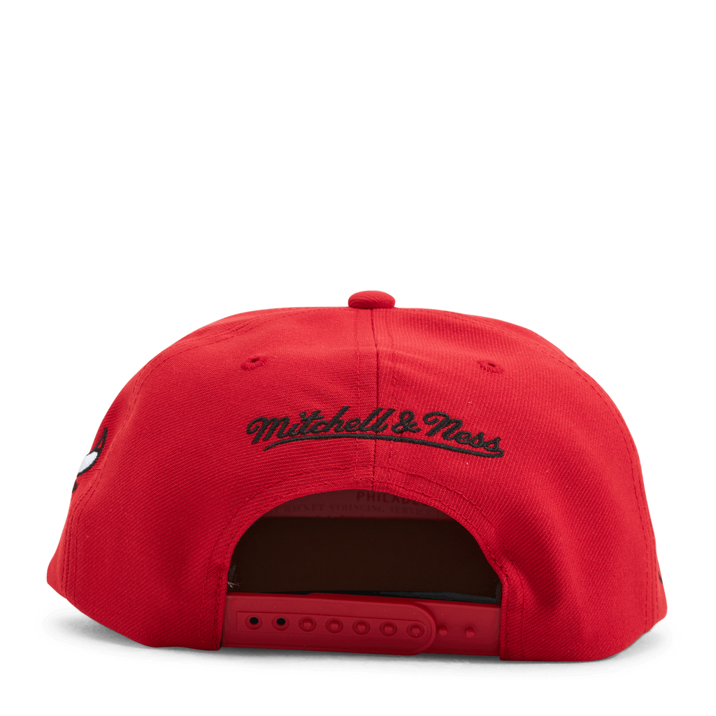 MENS MITCHELL & NESS NBA THE FINALS SNAPBACK BULLS - RED